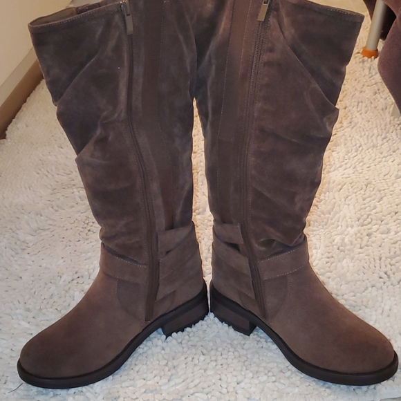 🆕️ NWT Torrid Feaux Suede Boots Size 7W - Picture 2 of 12